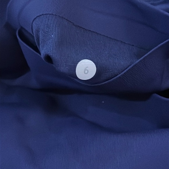 Lululemon 6 Fast As Light Crop Emperor Blue Leggings great pre owned condition - Picture 7 of 8